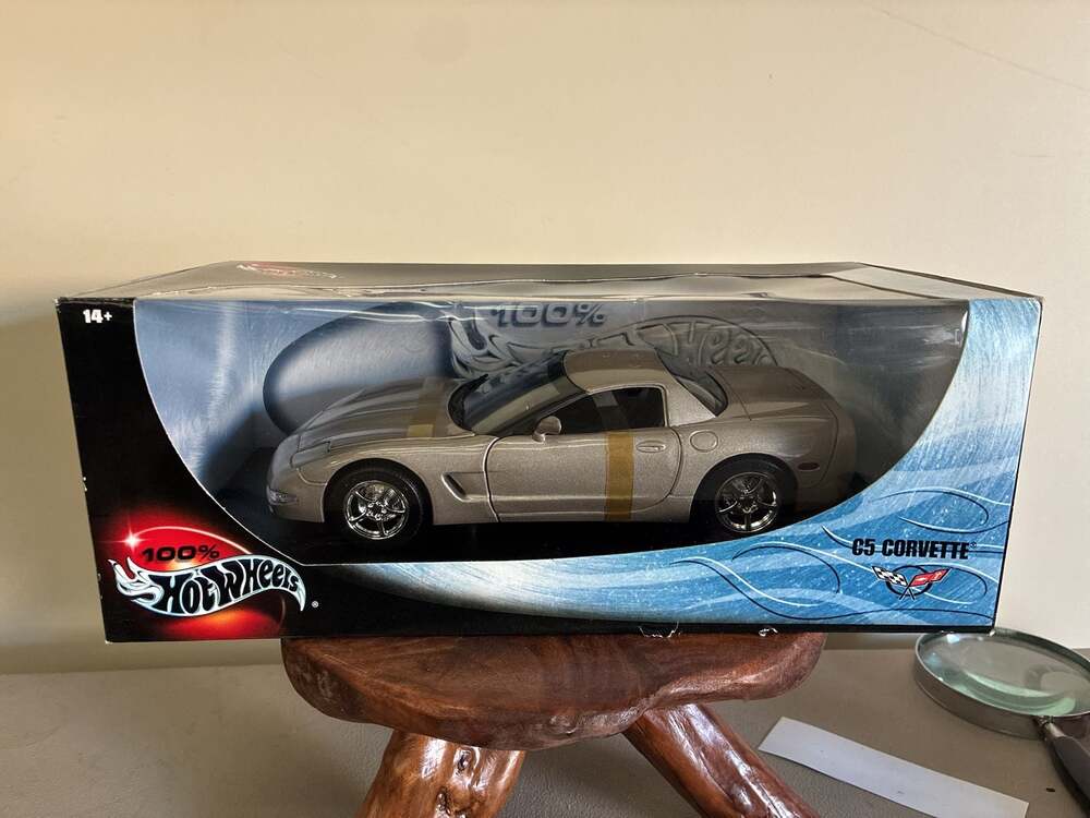 100% Hot Wheels C5 Corvette Die-Cast Vehicle
